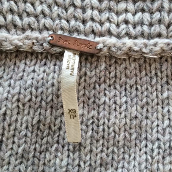 Women’s Size XS Free People wool crop sweater - Picture 4 of 7